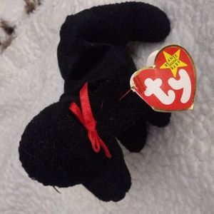 Two Retired Original ty Beanie Babies Heartbeat and GiGi.